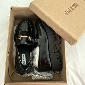 NWT Steve Madden Lando Black Loafers